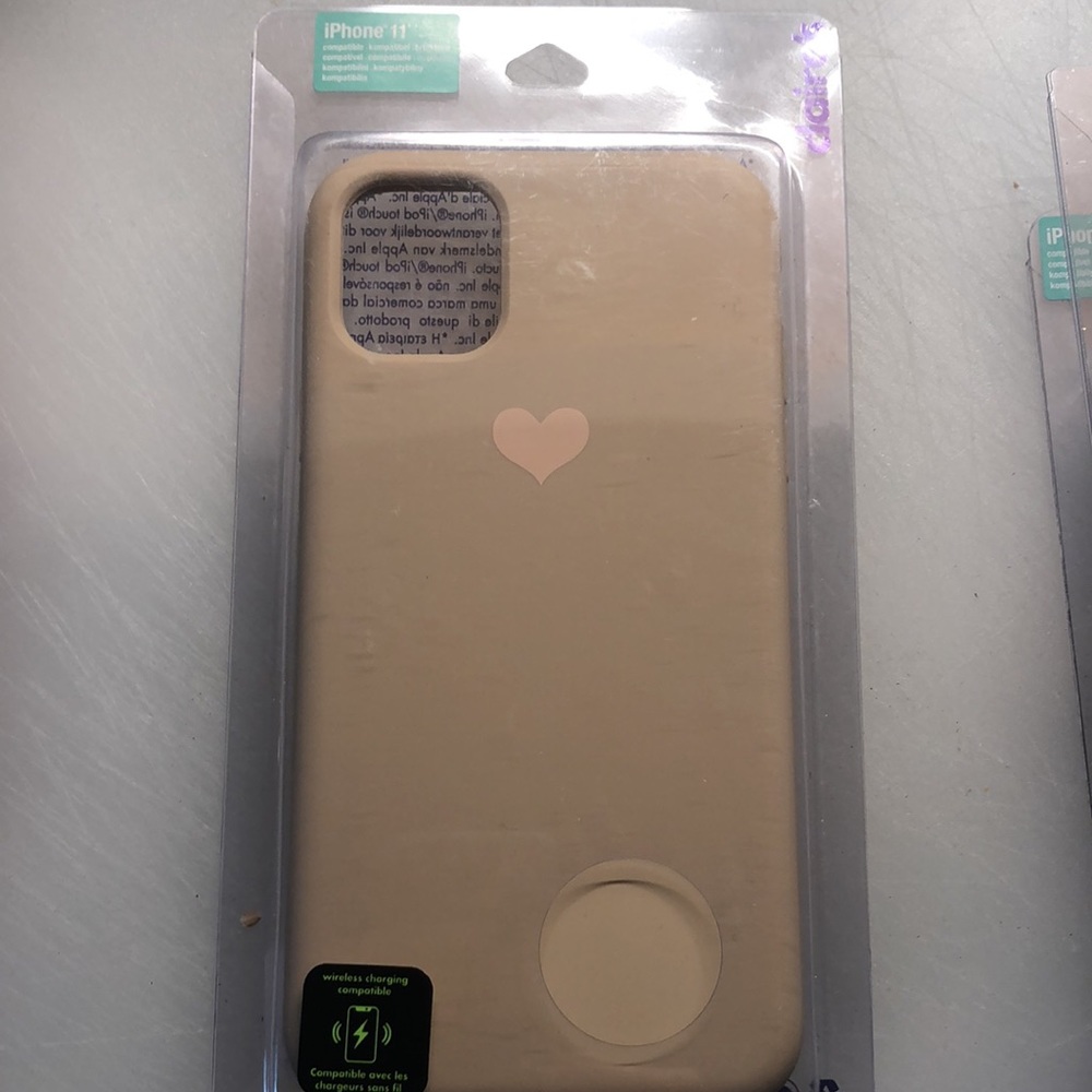 iPhone 11 Bundle NWT - Picture 5 of 13